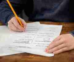 A student evaluating CAT questions for CAT percentile calculation